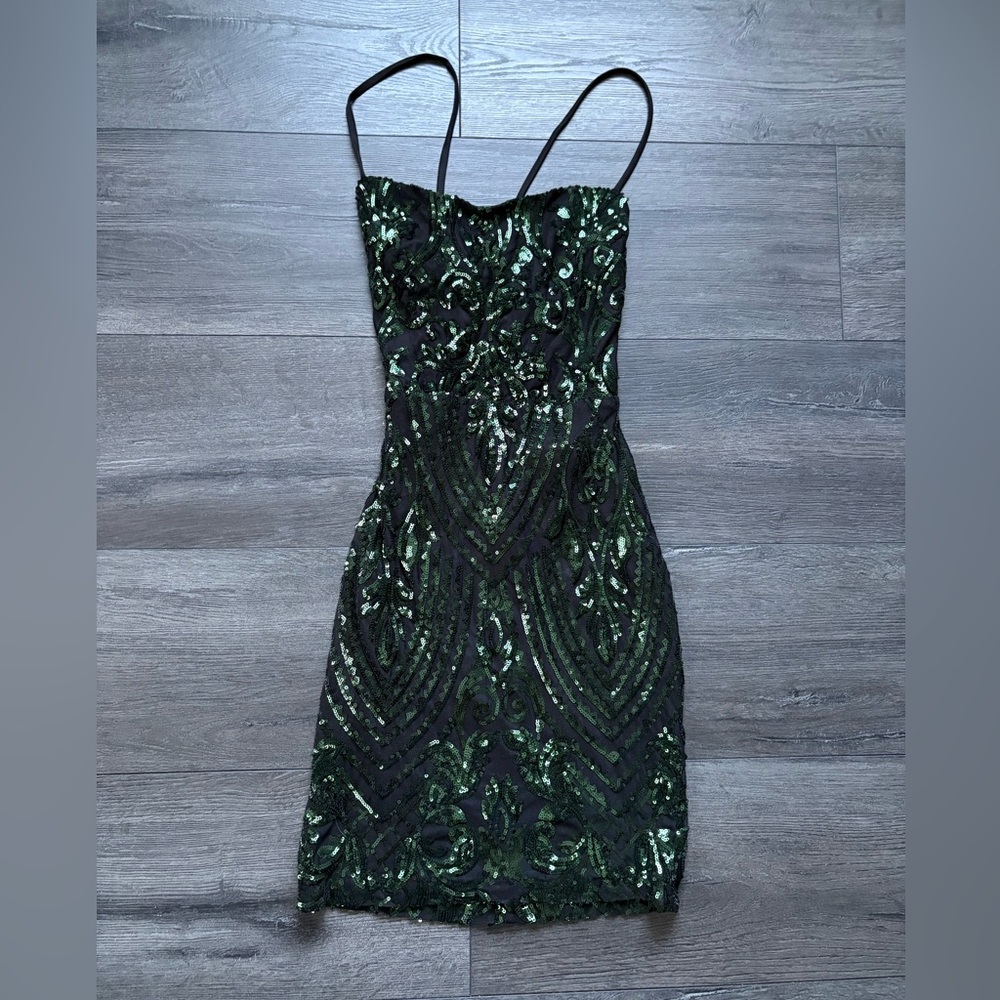 Windsor Black Green Sequin Mini Cocktail Dress Open Strappy Back Size Small